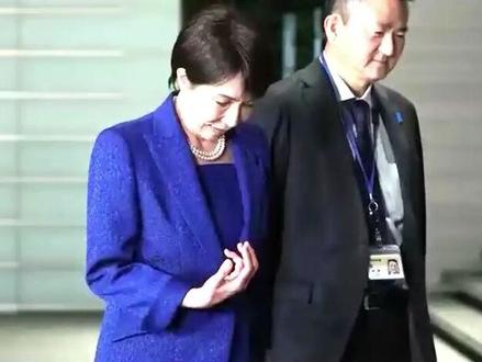 高市早苗类风湿性关节炎近期病情恶化,两根手指的关节变形