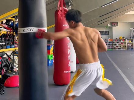 分享三套拳击组合拳🥊#拳击 #格斗 #健身 #打沙袋 #减脂 @