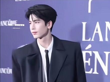 100位男神分析之<张凌赫> #张凌赫 #颜值 #帅哥