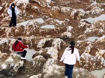 修高铁修出五亿年前的石海,专家明天来勘察决定是否保留,想来的就别等了,错过又得五亿年#旅行推荐官 #航拍 #宁阳石海 #宁阳石林 #旅航员自驾游