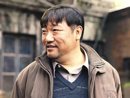 群像魅力拉满,小满一家真的给我看哭了。#贾冰 #群像 #岁月有情时