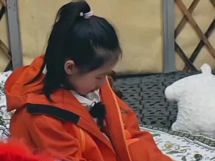 #张雪峰女儿
小宝贝才11岁,要坚强