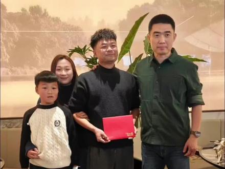 实打实的善良,遇上实打实的担当
说到做到,理想汽车CEO李想亲赴浙江请救人理想车主吃饭,送上特殊权益大礼!免费置换最新款车型!
#李想到海盐请救人车主吃饭
#李想送救人车主任意在售车型 #理想车主 #大师柳说理想 #大连理想车友会