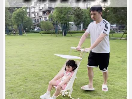 整车只有5斤多!轻便好推,还得是小虎子~~#陪伴亲子时光 #日常遛娃 #小虎子t18