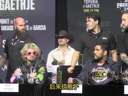 霍基特欺负老实人佩雷拉。托普看不下去了,骑马耶夫又生龙活虎了 #佩雷拉 #托普利亚 #霍基特 #吧主 #骑马耶夫