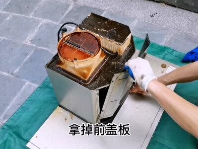 #创作灵感 油烟机抖动响声大是什么原因呢?看完视频你也能修好,美的顶吸油烟机拆卸清洗方法,清洗流程,美的油烟机清洗#油烟机清洗 #油烟机清洗 #本地生活服务 #原创视频 @DOU+小助手