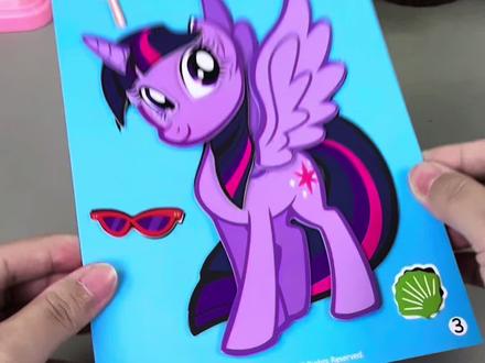 小马宝莉立体贴画来啦,都是小朋友们喜欢的小马图案,不用剪刀和胶水,小朋友自己就能完成,动手能力提升专注力,一玩就是大半天#小马宝莉 #亲子手工 #幼儿园手工 #手工diy #立体粘贴画