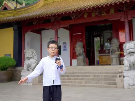 #文化旅游 #导游带你云旅游 今天我们的小小导游童锴楠带大家来到狼山乘坐水上巴士避暑纳凉