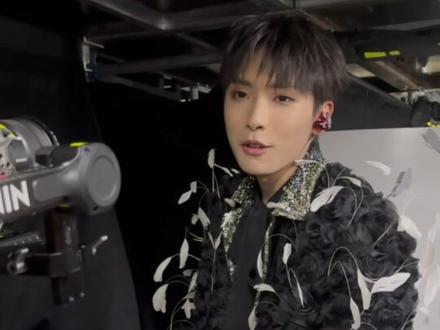 爱学!爱说!爱唱! #星动营业中 #幕后星鲜事 #郑润泽旷野2026巡回演唱会 #郑润泽巡演日记