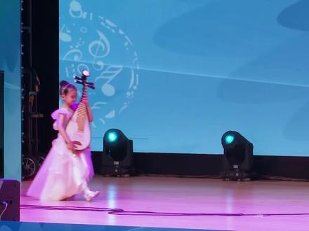 🎶🎶千年国乐的美,等着这些会发光的孩子来传承~✨✨
弦歌不辍,薪火相传,为小小国乐传承人点赞!👑👑🎊!
#乐海杯#国乐 #琵琶 #传承人 #杨靖 #沈诚