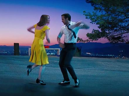 我为什么说《爱乐之城》是我们这一代人的《泰坦尼克号》? 《爱乐之城》十年重映来了
十年过去,为什么我们还需要《爱乐之城》
当代的爱情答案,到底是什么?
#爱乐之城#深度解析#了不起的精讲团#影娱年味不打烊#影评人陪你过春节