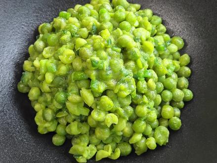 也没人说豌豆能这么好吃呀!又沙又清甜!
你们一定一定一定试一下!
#豌豆 #我的厨房日记 #干净饮食 #我要上热门🔥 #抖音美食推荐官