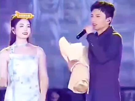 阿朱和潇潇@阿朱💋(金朱传媒)228 @苏潇潇 #上热门