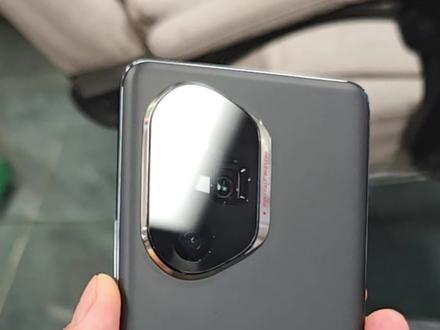 注重护眼的朋友你们唯一的选择就是荣耀300ultra,我就是干眼症严重患者,用了那么多手机只有这个是让我相对满意的!没有恰饭,我也不可能恰饭,纯干货分享!#频闪敏感用户 #荣耀300ultra #电子叶黄素