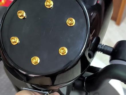 9号Q85C改无系统 9号小Q改无系统整备计划·第5集🔥【完结篇】
历经多期打磨,9号Q85C无系统整备正式完美收官!
整车完美保留原车绝大部分核心功能,原车线路、功能全部调试到位,
小林的定制改造仪表也顺利装车!成品效果完整呈现!
重点预告!重点预告!
下一期将放出9号小Q改无系统保姆级详细教程!
从接线到调试全程干货,感兴趣的朋友千万别错过!
话说你们觉得,去掉系统束缚的九号,操控体验会不会更上头?
欢迎评论区一起交流讨论💬
后续更多九号整备、无系统改装干货持续更新,想蹲教程、看成品的朋友记得关注!
#九号Q85C整备 #九号改无系统 #九号小Q整备 #00后小林玩车 #无系统小Q