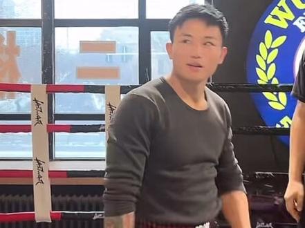 尹帅:“想让我睡觉”#阿曼塔耶夫Vs尹帅