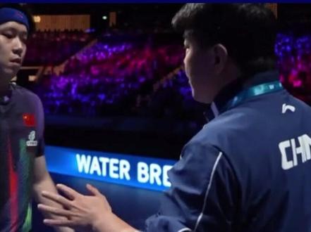 太无礼,松岛辉空不和王楚钦握手,颁奖礼全程黑脸还是不服!#王楚钦 #松岛辉空