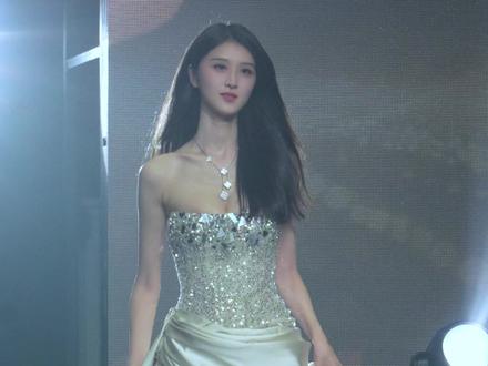 环球华裔小姐中国总冠军白舒,身高182,来自山西 #高颜值美女#好身材好气质#超模#选美比赛#真实生活分享计划