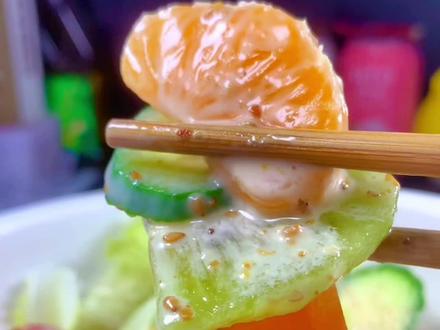 这样做的水果沙拉,一盘子都不够家里小朋友吃#美食教程 #跟着抖音学做菜 #水果沙拉