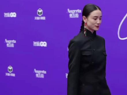 宋佳这造型为啥争议大?中式美学得选 “顺心意” 的 #中式美学 #宋佳 #提笼架鸟 #传统文化