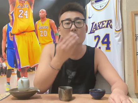 哈姆教练非常懂邢道荣,知道他完成不了终结,所以才有了这个战术,关注我,带你领略不一样的篮球视角!#詹姆斯 #湖人 #斯波尔斯特拉 #热火 #抖音小助手