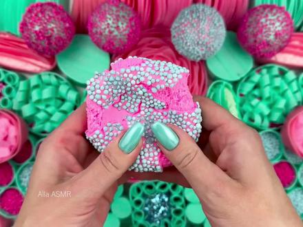 将近十分钟超长流程!薄荷绿和粉色系的黏土、亮片、淀粉一次集齐,全程治愈。
#解压视频 #解压粘土 #解压助眠 #沉浸式解压视频 #淀粉解压沉浸式