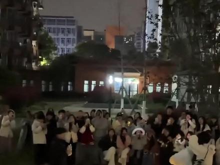 本以为是遇到爱情了,没想到是遇到室友了 #表白 #校园 #抽象 #内容启发搜索