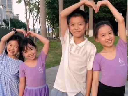 三个女孩,一个男孩,你们都是我的命