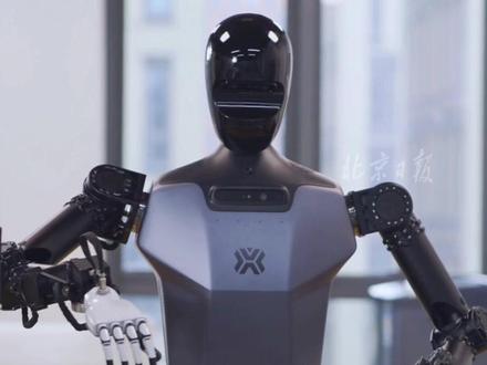 为什么要大力发展人形机器人?“为了让它们更好地融入人类社会