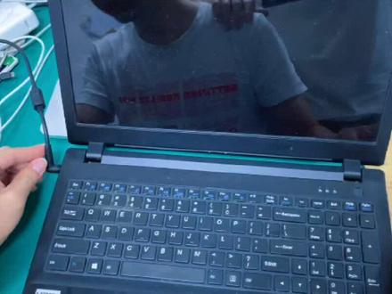 #笔记本维修 #华强北 #机械师 花屏白屏,马上搞定给粉丝发货