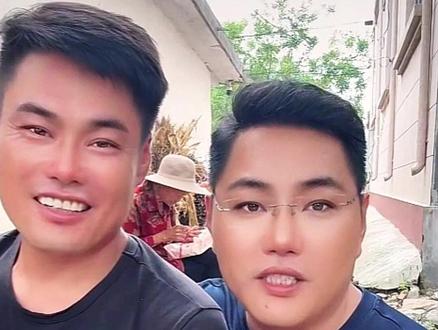 手足情深的三弟来讹人陈州却乐得屁颠屁颠 #无腿勇士陈州#陈州读书会#演讲口才 #讲者陈州#三弟来讹人@沂蒙人陈州 @喻蕾 #热点