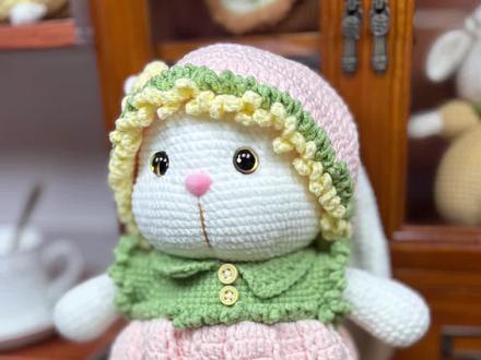 帽子钩织结尾,粘泡芙花的钩织,小毛球的制作#毛线玩偶编织