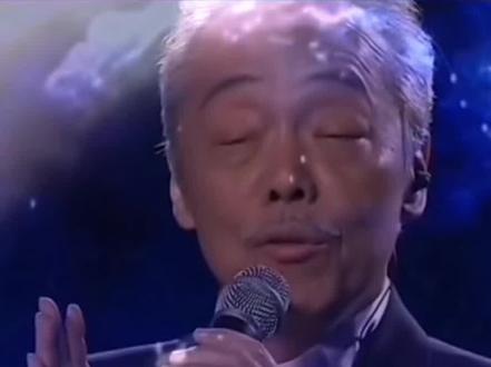 《昴(すばる)》中文《星》是谷村新司1980年4月1日发售的单曲。这是谷村新司的原创的代表曲之一,是歌手自身最高的60万张大热曲。谷村的歌幽柔悦耳,给人一种荡气回肠、心旷神怡、凄婉萧瑟、魂牵梦萦的感觉。一首心灵之歌,拨动了人们的心灵之弦,在那个年代,听着歌曲,鼓舞了追求人生梦想的力量。
重温经典老歌,在美妙的乐曲中入眠!