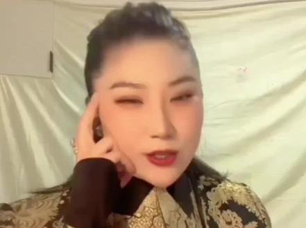 #谢贤 #coco 前女友coco入驻抖音开启直播,坦言如果老天再次眷顾她,她想再度拥有一次12年的真爱