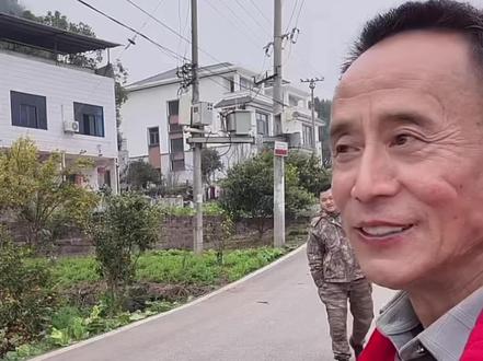 坤坤天天在直播间偷看的小姨夫,今天终于见到真容了,帅的呀~#名模坤爸爸 #名模坤 #德华