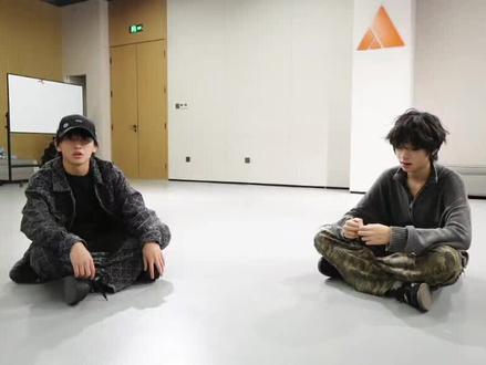 穆祉丞让王橹杰评价自己OOTD
#271199