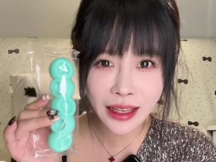 网上很🔥的嚼嚼乐到底怎么样?#嚼嚼乐 #糖果 #来个雪碧辣