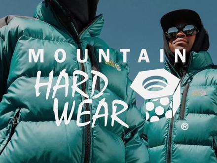 每天认识一个品牌-Mountain Hardwear Hey!我是见山!🔥和大家一起每天认识一个品牌
每天认识一个品牌
户外人都知道的大螺母,你了解多少?
Mountain Hardwear(山浩)是一个知名的户外品牌,成立于1993年,由数位户外人士在加州的里士满市联合创立,专门生产各种登山、户外装备、服饰及其配件。品牌以其精良的材质、创新设计、精湛的做工和一流的裁剪而著称,尤其是硬壳服装,被视为户外品牌中的引领者。
Mountain Hardwear的产品线包括户外服饰、帐篷、睡袋以及背包系列。品牌对产品和户外活动的立场是坚定不移的,敢于创新、不怕失败,并对于别人认为不可能克服的挑战毫不畏惧。例如,1995年,Mountain Hardwear接受了几乎被所有户外用品公司拒绝的提议,仅用三天时间便造出了第一顶可以在珠穆朗玛峰过夜的帐篷。
品牌口号为“different times call for different heroes”,强调在不同时代需要不同的英雄。
Mountain Hardwear的创新精神和对产品质量的坚持使其在户外用品市场中占据了重要地位。例如,其推出的“鬼语者”羽绒服是世界上最轻的羽绒服之一,曾获2012年度国家地理杂志最佳装备奖。此外,品牌的“毛猴”系列因其超强的保暖性也成为户外圈经久不衰的保暖神器
关注我了解更多品牌资讯哟
下一个想看什么品牌评论区告诉我
#一分钟了解品牌故事 #每天认识一个品牌 #MountainHardwear #户外品牌
