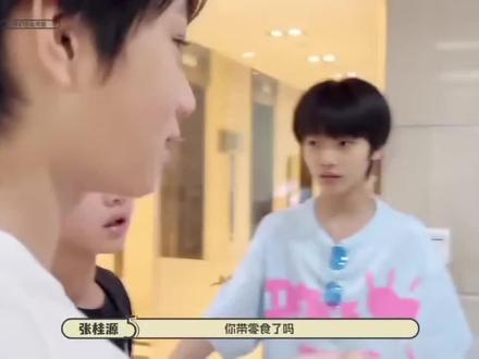 #王橹杰精神状态 #王橹杰 蓝色战衣还是太强了,但是不得不说2023年噜噜就已经如此貌美了!