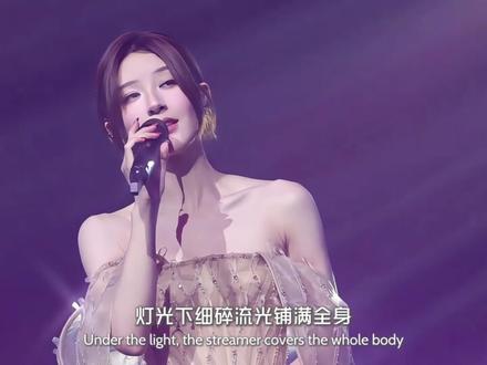 赵露思虞书欣断层领跑95花!不靠互撕不靠拉踩,一个曼谷万人演唱会炸场,一个拿下 Gold Gala 盛典高位!#赵露思 #虞书欣 #时尚 #演唱会 #goldgala