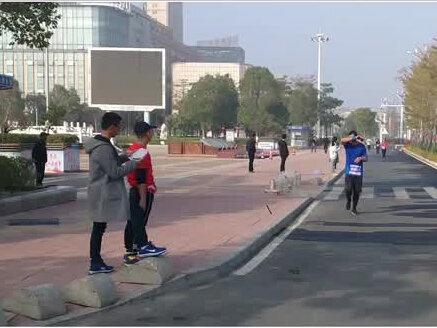 穿压缩裤跑步时,你会套一件运动短裤吗?#跑步