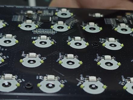 【狼蛛 KING68】三百档 电感轴键盘 拆解浅析 也是卷到电感轴上了
#狼蛛 #狼蛛king68 #电感轴键盘 #电竞外设