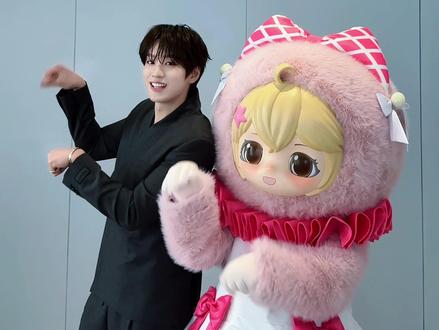 一起喵喵🐱#montagemmiau #阿米嘎蒂朵喵喵手势舞 #星动营业中 #一键切换养眼模式 #VIVISTAR