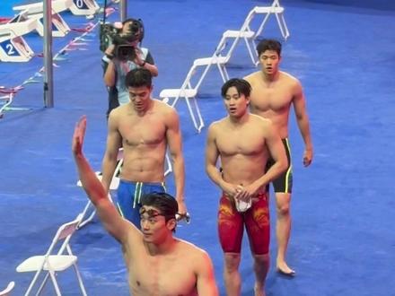 这就是“包游区”的实力!恭喜浙江队何峻毅、汪顺、沈加豪、潘展乐夺得全运会男子4x100米自由泳接力决赛金牌!一起去他们的家乡看看“浙”里的美景~#浙江文旅 #第十五届全运会 #浙江游泳队 #全运会游泳