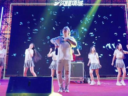 跨年预告最后一弹!浪漫又超燃的飘雪DJ音乐节! #音乐节 #感受一下音乐节现场感染力 #项城万达 #飘雪 #跨年夜