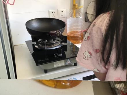 用衣架拍摄美食视频的第一视角和第三视角请看VCR
#做饭 #衣架拍摄 #第一视角拍摄 #大数据推荐给有需要的人 #火鸡面