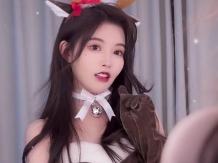 小鹿不会打字,但是会说:我喜欢你~#圣诞摇铃变装