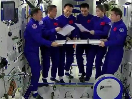 惊!神二十乘组换船回家,原飞船竟有这般妙用