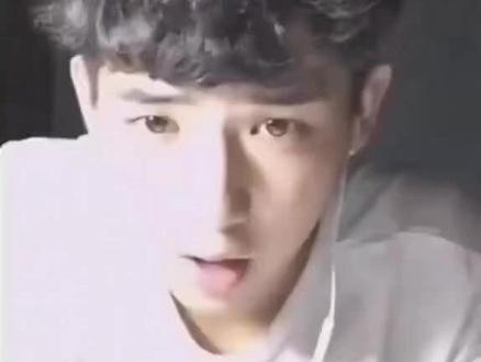 早期的王安宇真的太可爱了,奶萌奶萌的
#王安宇 #王安宇早期 #可爱到犯规 #王安宇好会拍照 @抖音小助手