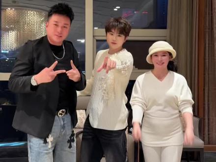 北家人,我到四川啦,提前预祝我飘姐活动圆满成功@柳飘飘2月1日宝宝百日宴五周年庆典 #小北 #柳飘飘